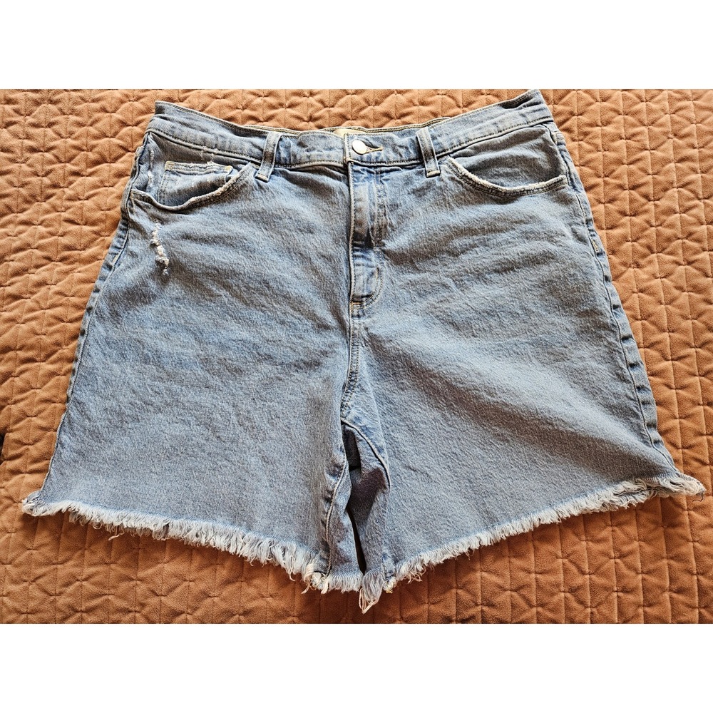 Universal Thread Distressed High Rise Vintage Frayed Hem Straight Shorts, 14R